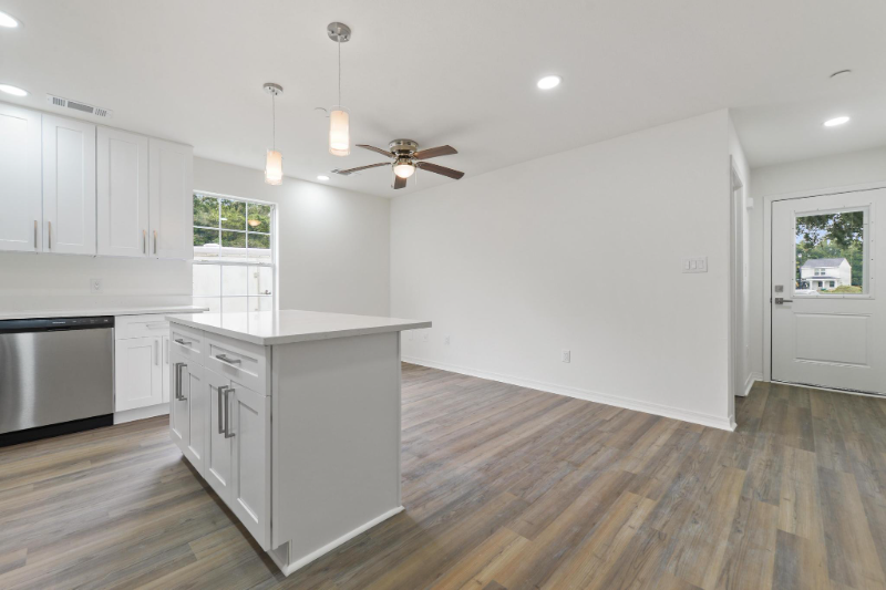 957 Middle Ln - Photo 2 of 13