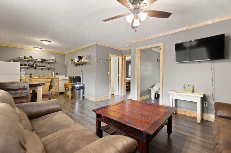 81 Lees Ford Dock Rd #8 - Photo 4 of 23