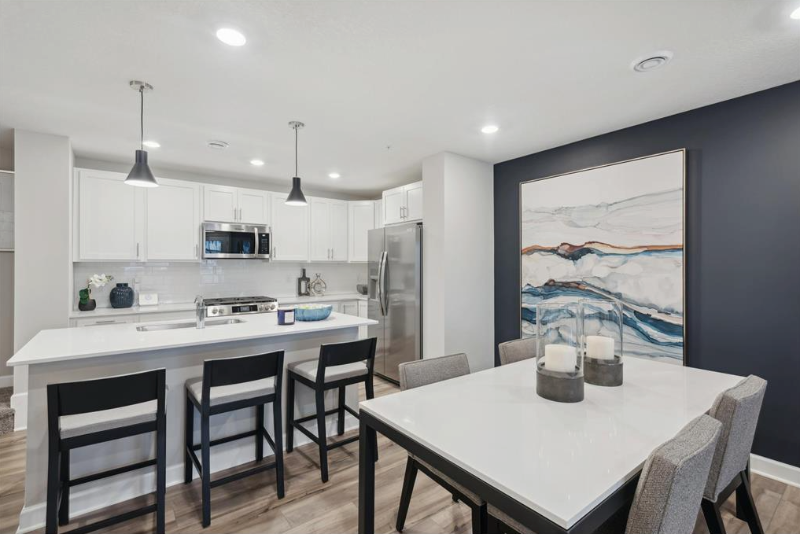 10905 Fountain Pl N - Photo 2 of 17