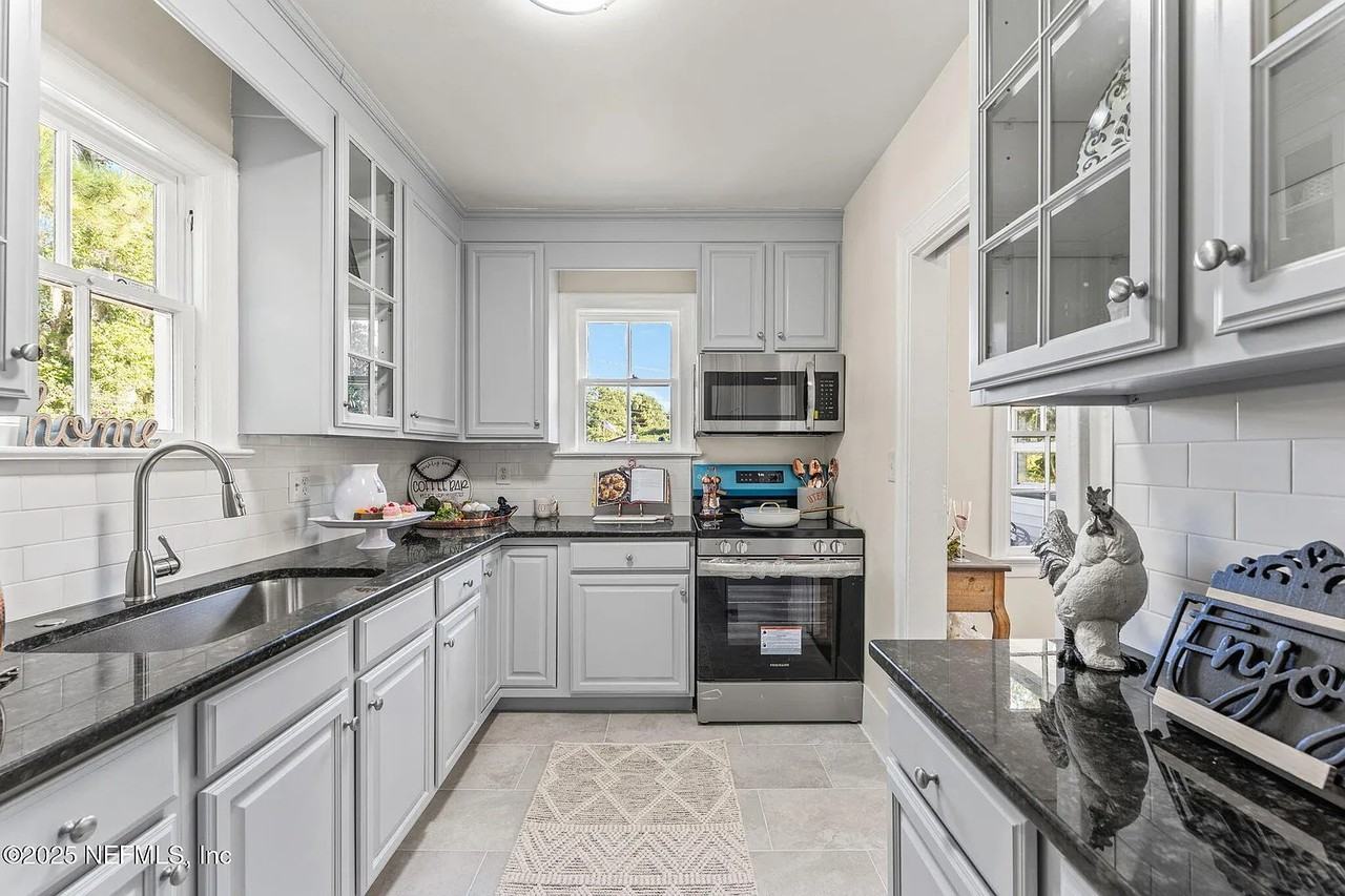 4744 Glenwood Ave #NA - Photo 2 of 23