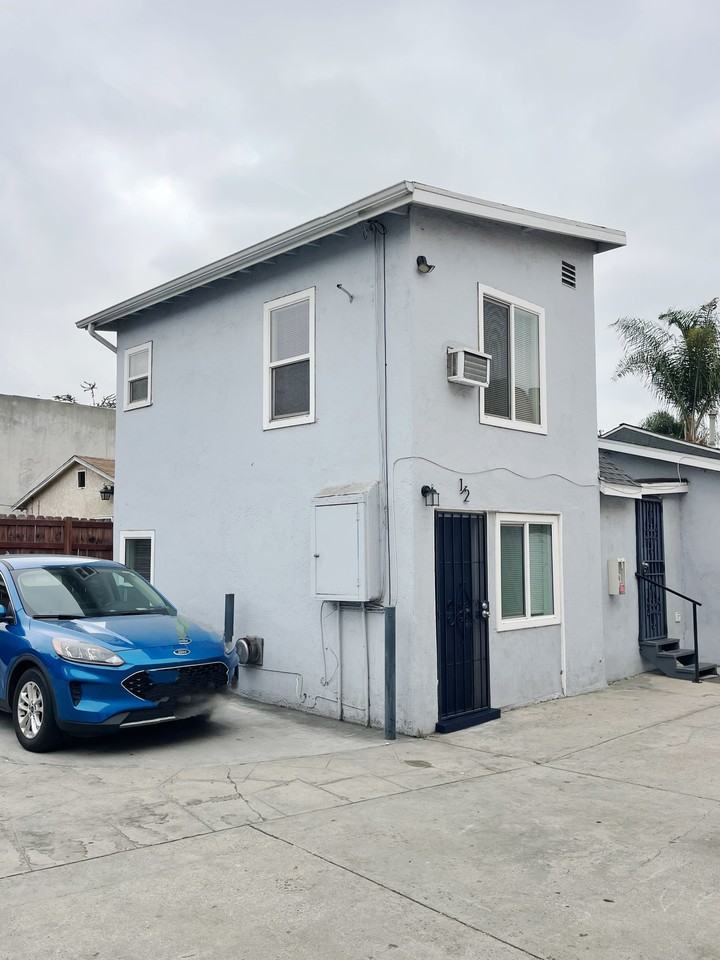 1765 E 42nd St #HALF - Photo 3 of 8