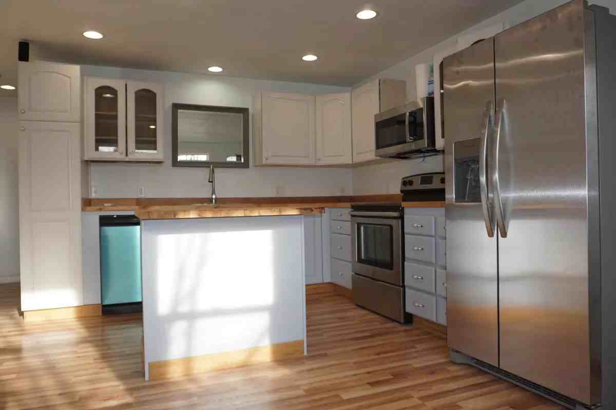 4185 Monroe Avenue Northeast #A - Photo 6 of 11