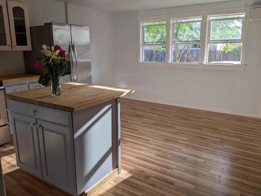 4185 Monroe Avenue Northeast #A - Photo 7 of 11