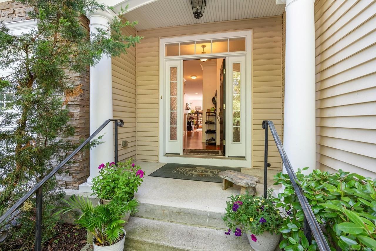 2 Dogwood Court #2 - Photo 3 of 40