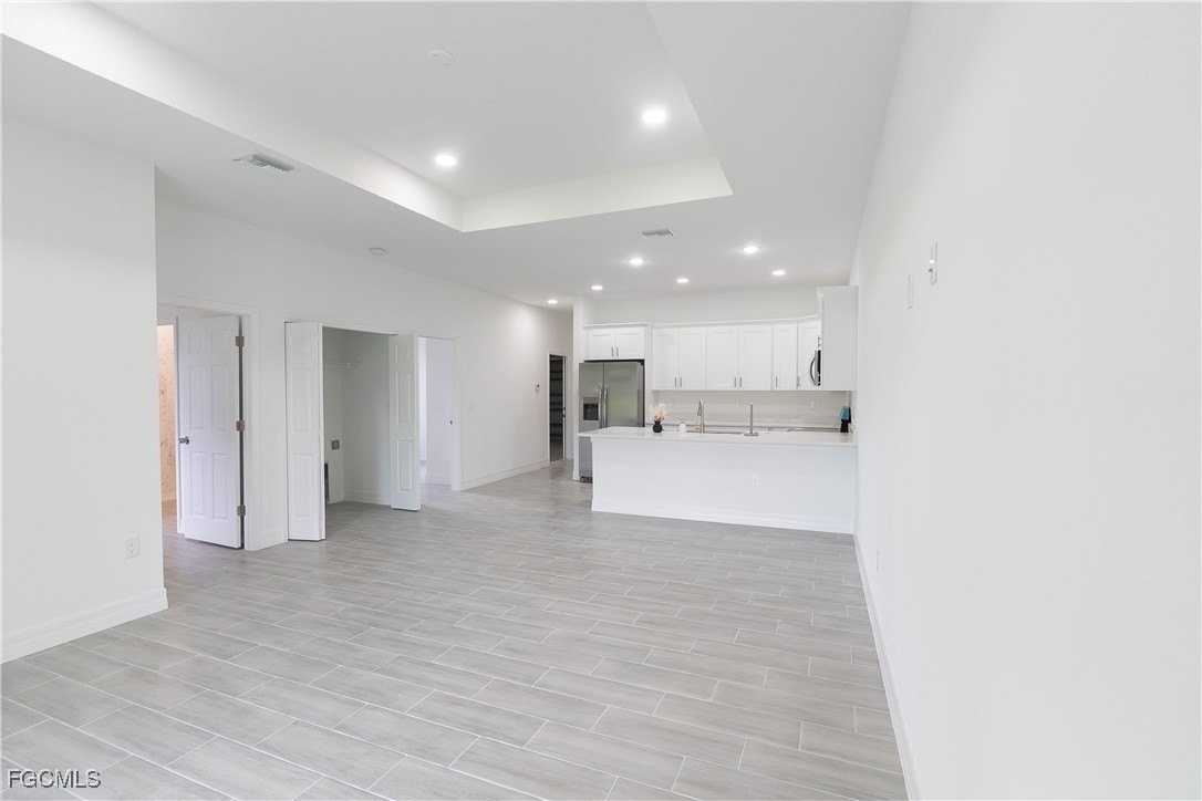 873 Duplex St E - Photo 6 of 20