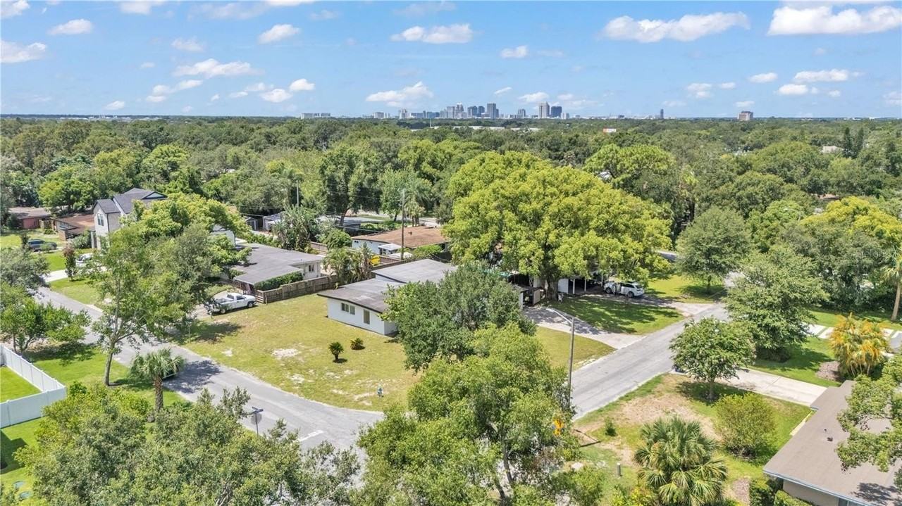 2128 Sycamore Dr - Photo 2 of 50