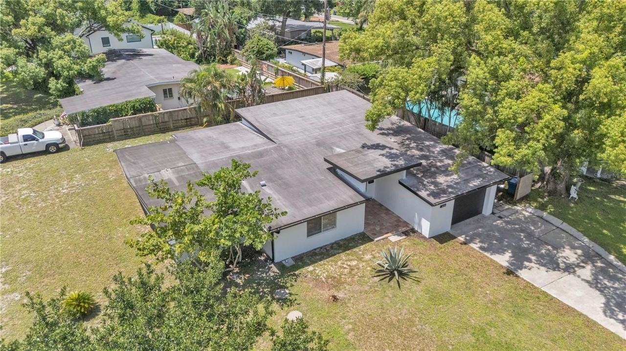 2128 Sycamore Dr - Photo 5 of 50