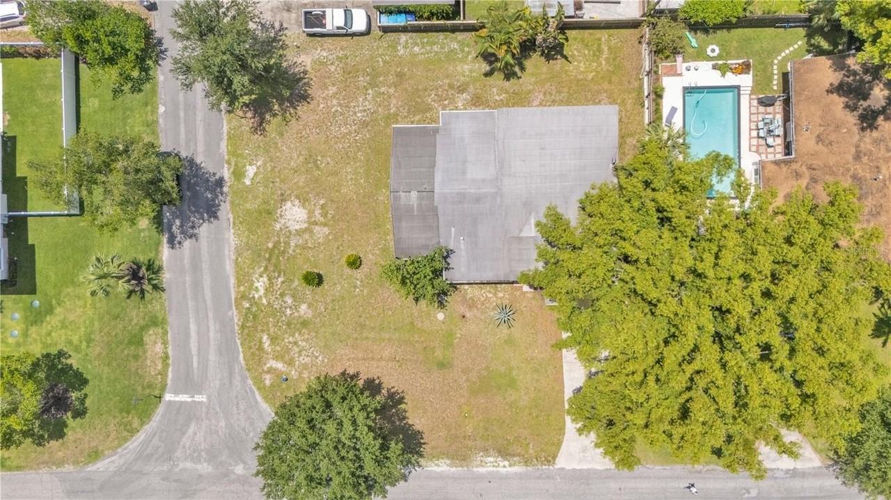 2128 Sycamore Dr - Photo 7 of 50