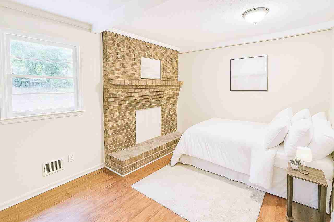 Diann Dr - Photo 2 of 2