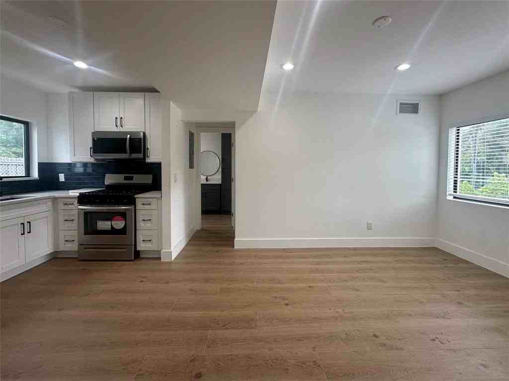 1230 S Federal Hwy #1 - Photo 3 of 16