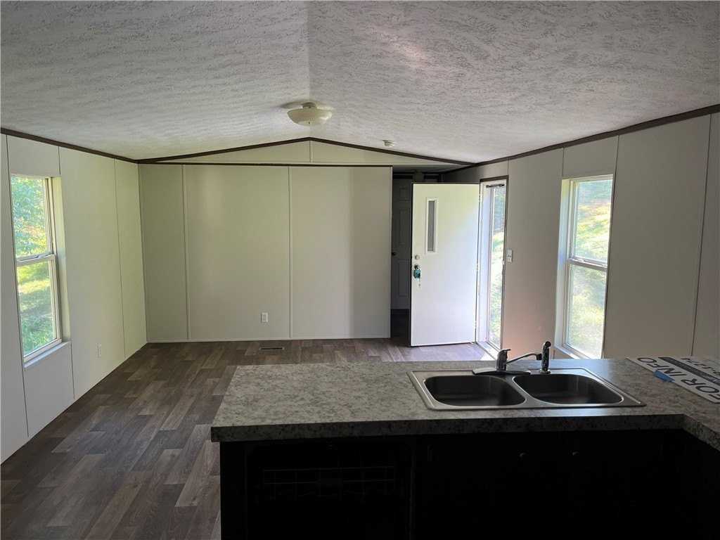 109A Towe St - Photo 4 of 9