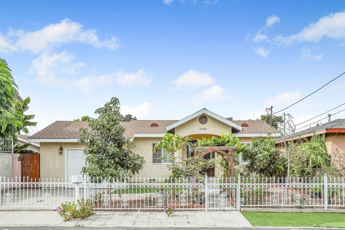 14087 Anderson St - Photo 2 of 42