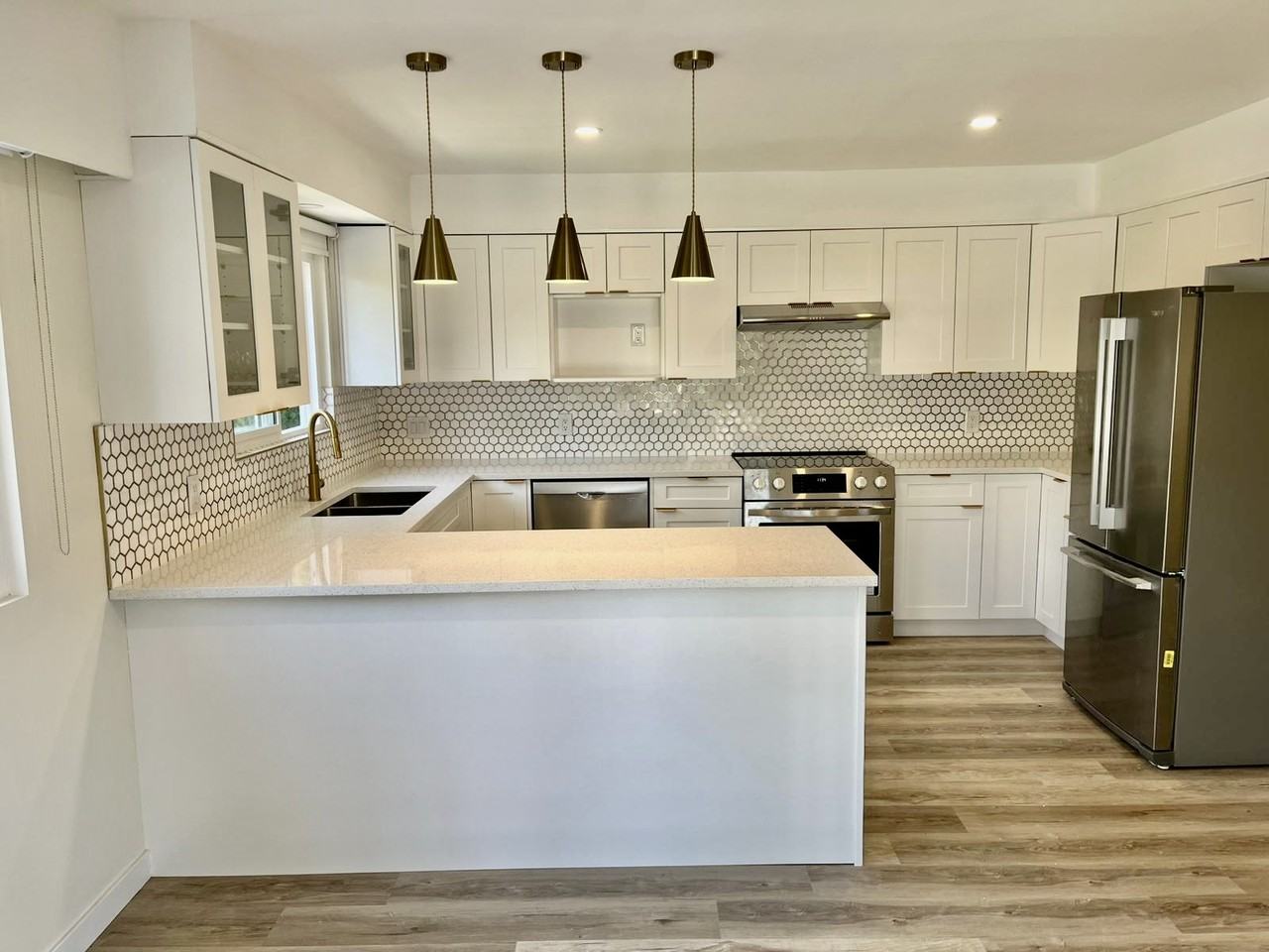 268 West Osborne Road - Photo 2 of 13