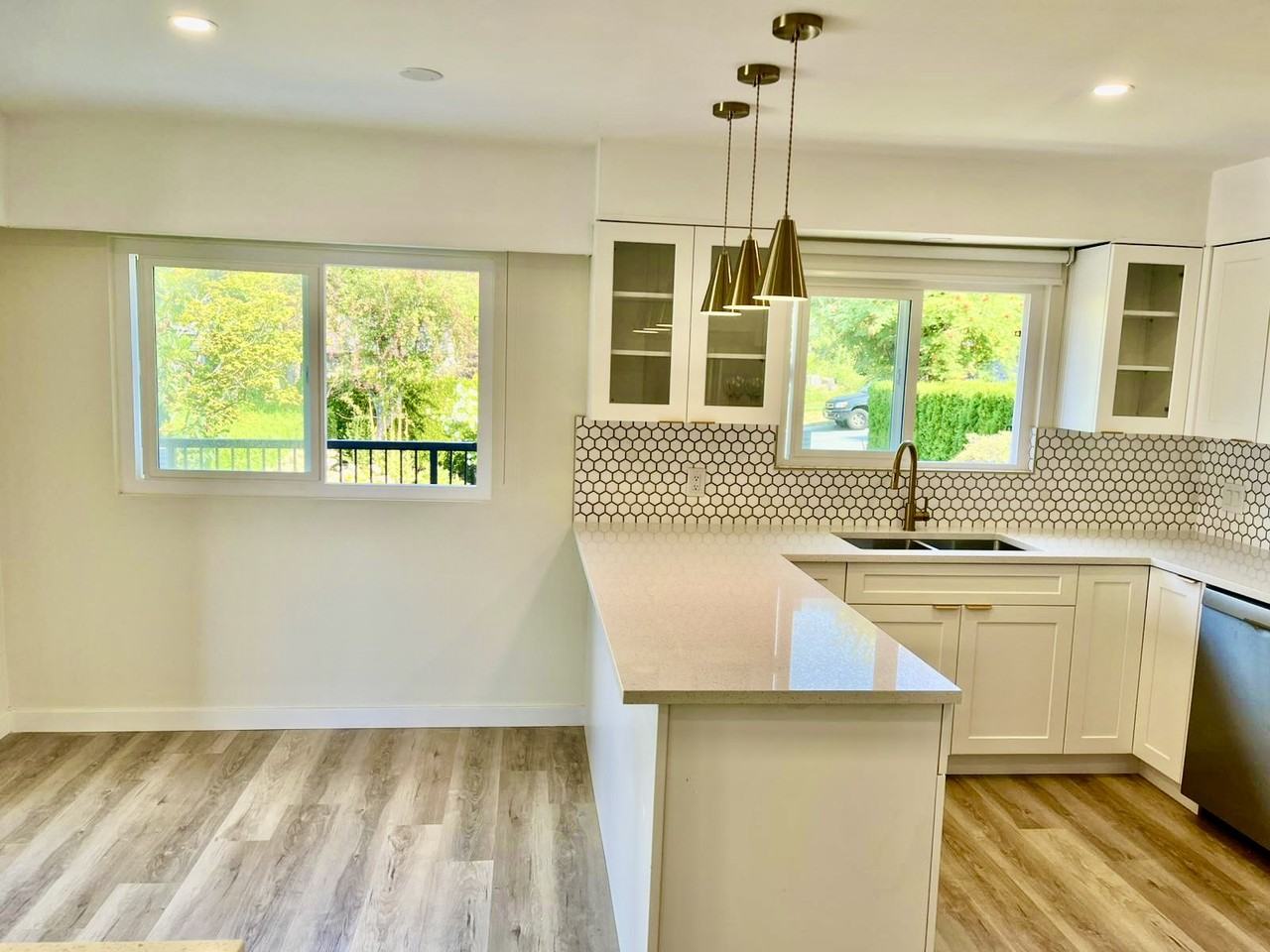 268 West Osborne Road - Photo 3 of 13