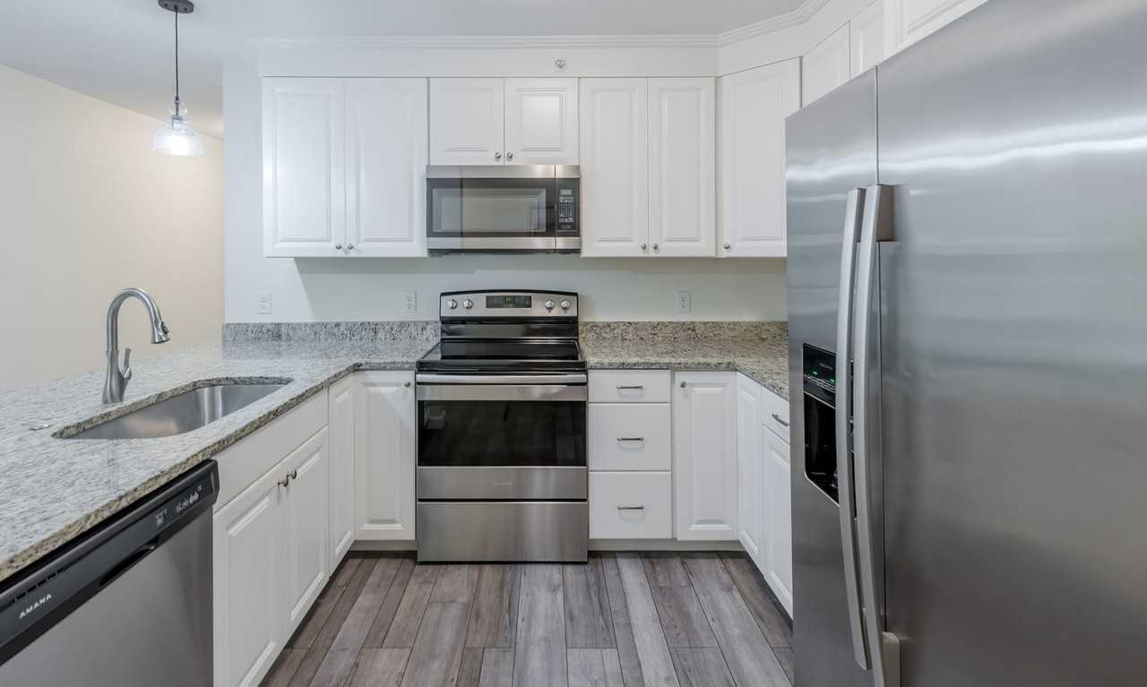 The Woodlands - Photo 7 of 29