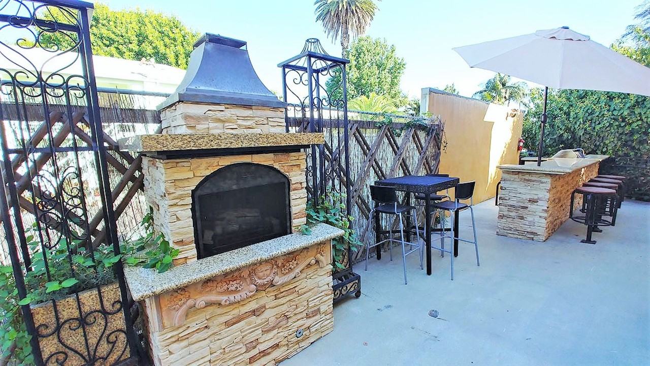 20/20 Villa Apts - Photo 3 of 50