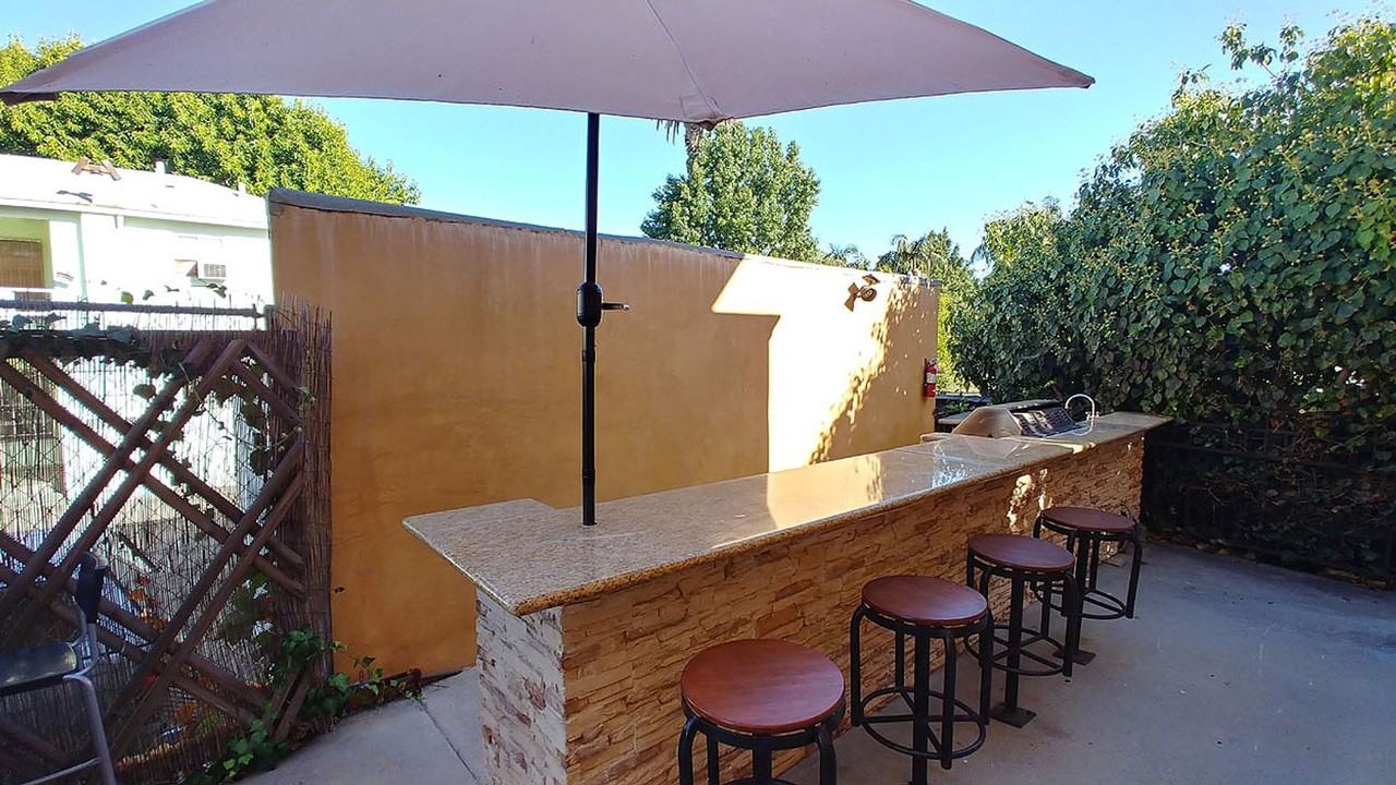 20/20 Villa Apts - Photo 4 of 50