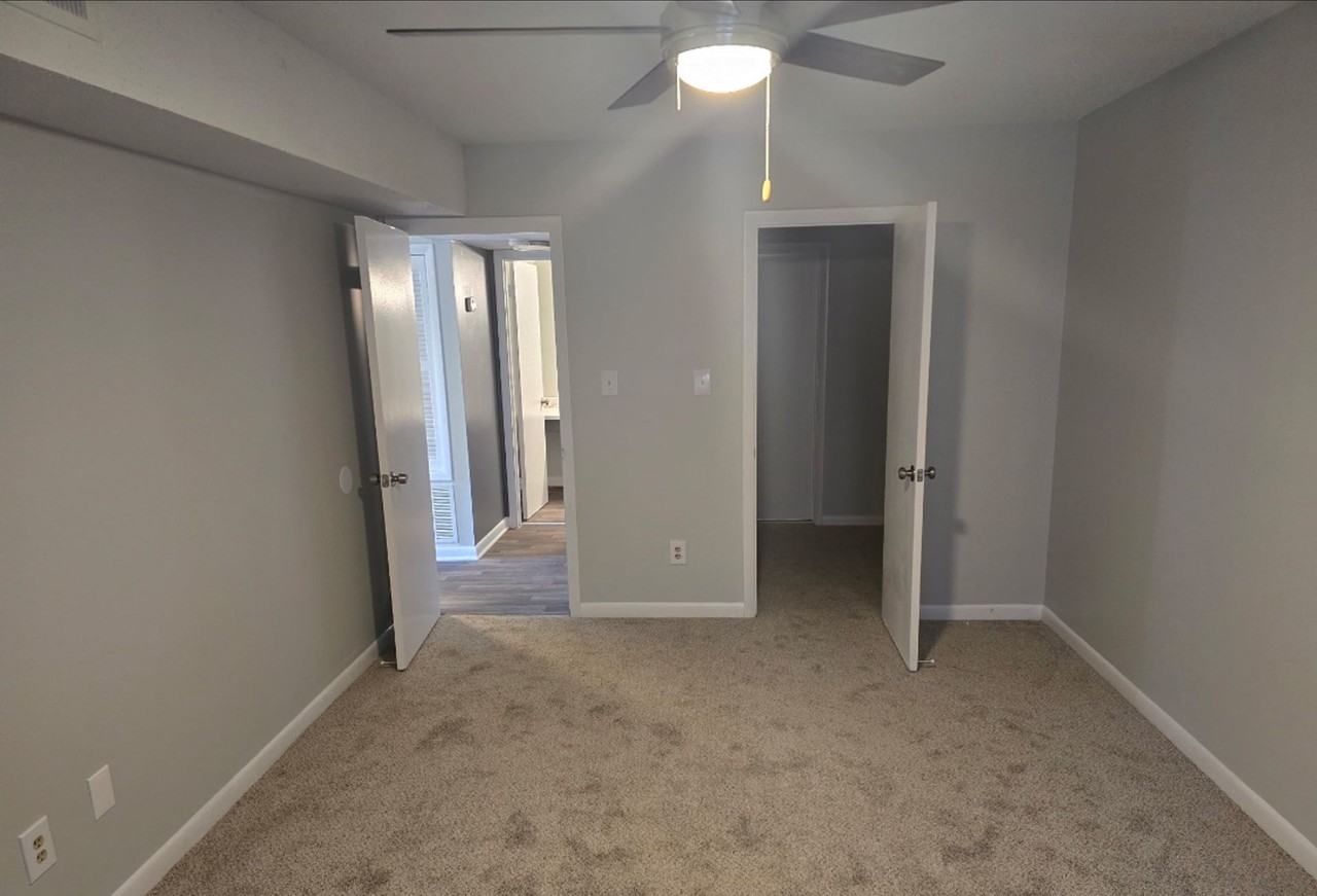 Centra Villa Apartments - Photo 3 of 13