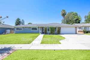 featured image of 1219 N Van Buren St