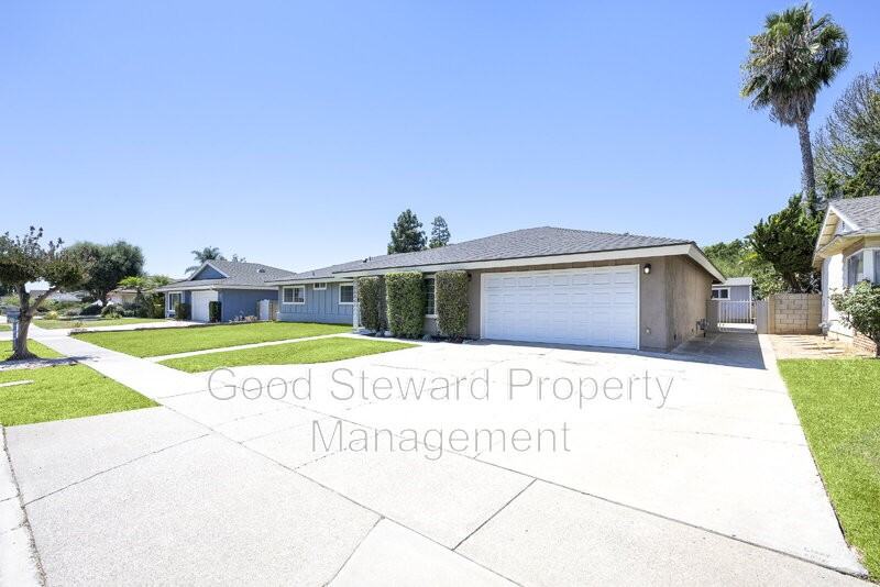 1219 N Van Buren St - Photo 3 of 43