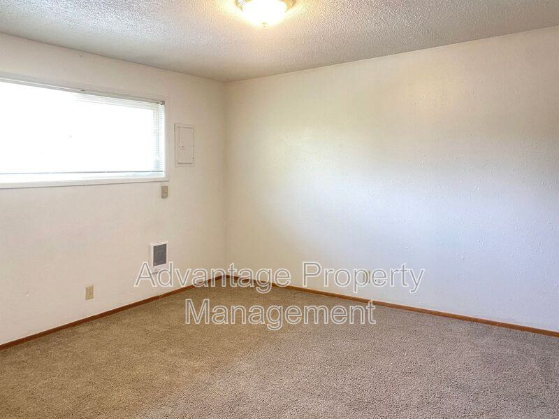 365 Jackson St W #3A - Photo 6 of 11