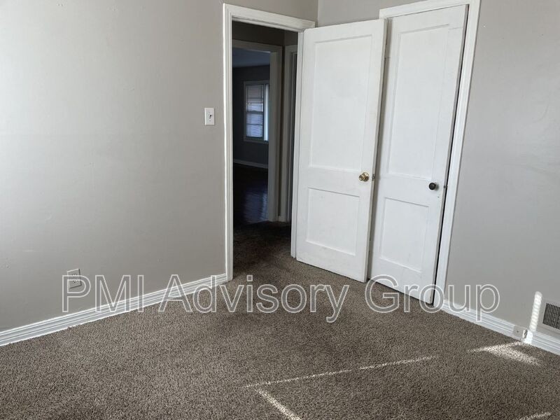 1659 Sw 21st St - Photo 3 of 14