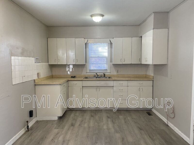 1659 Sw 21st St - Photo 5 of 14