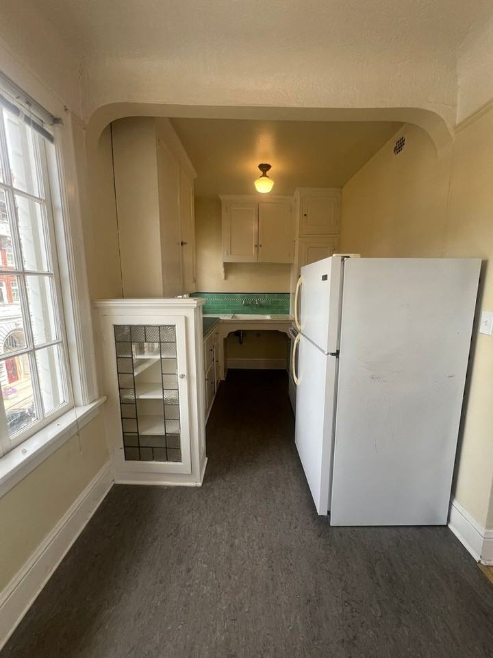 Flanders Apartments - Photo 4 of 39