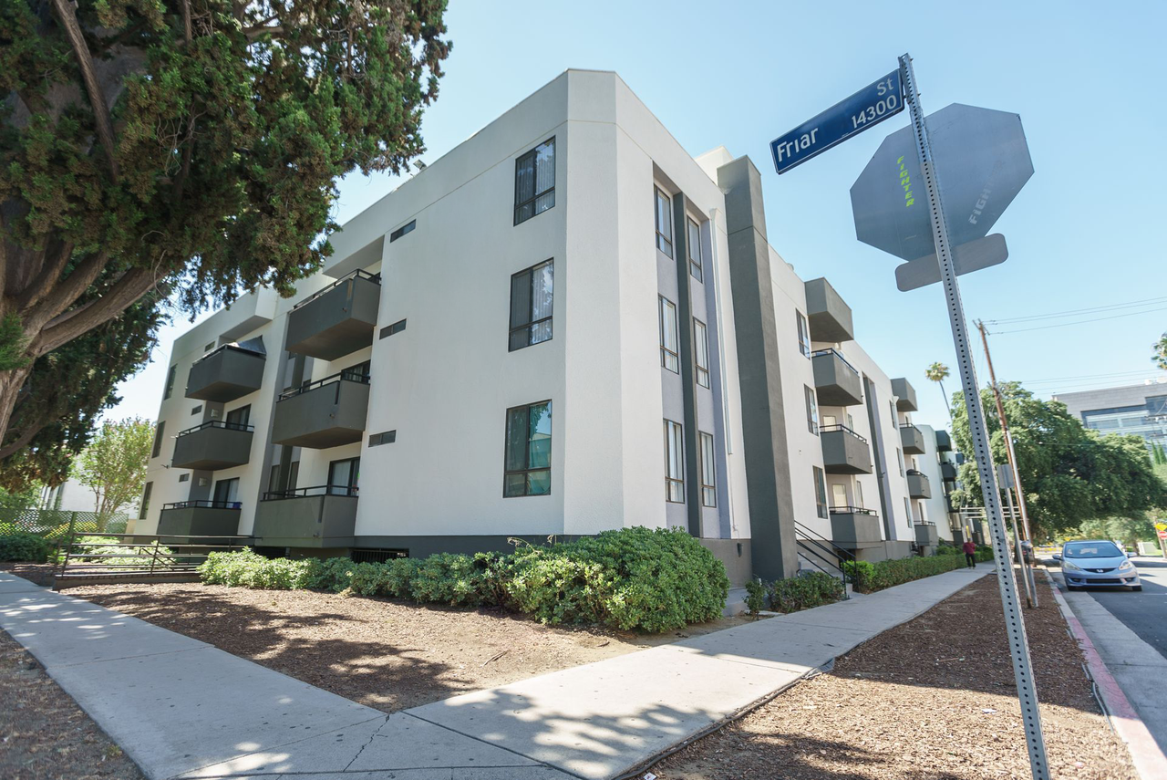 6310 Sylmar Ave - Photo 2 of 41