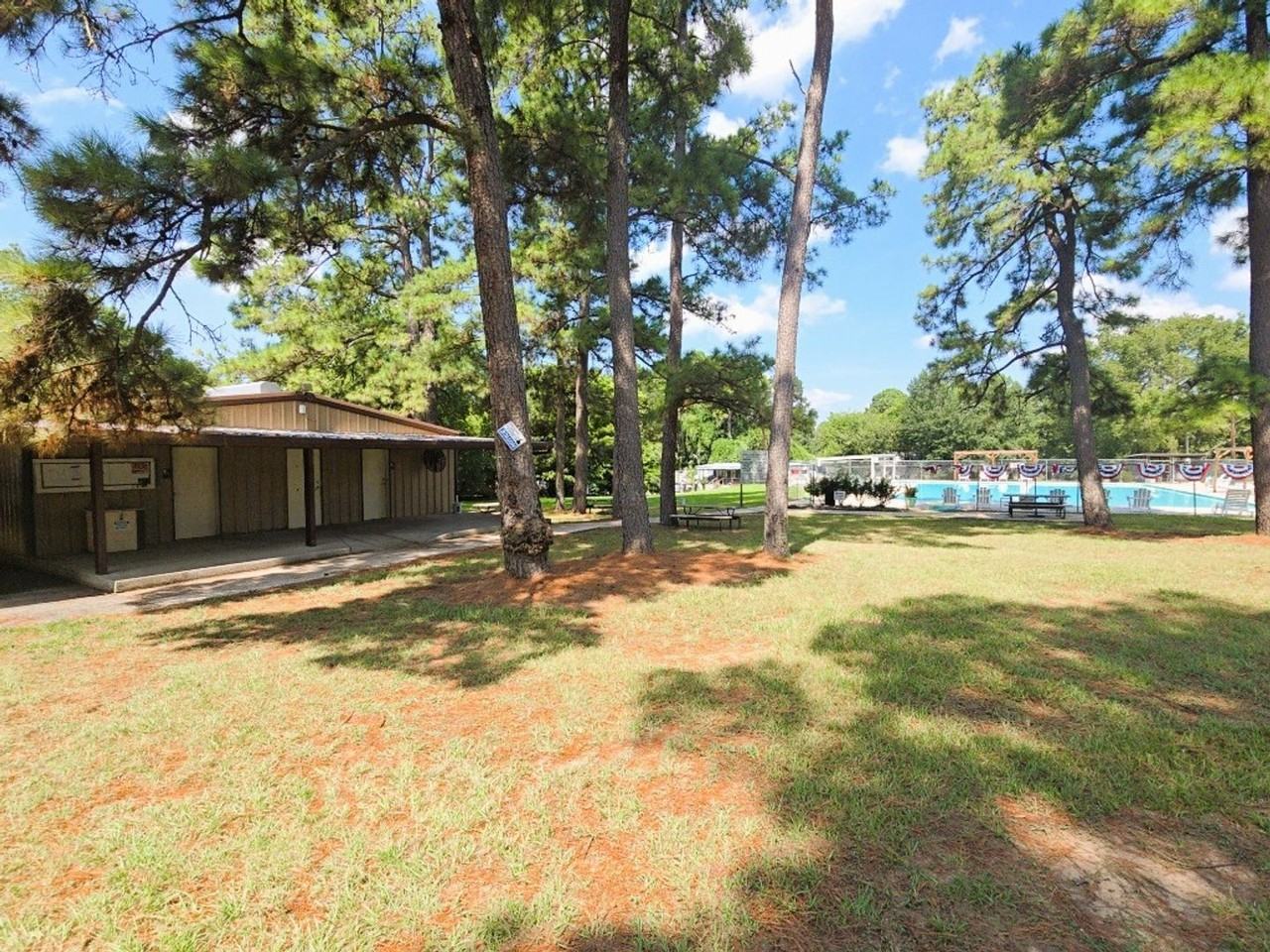 11442 Underwood St - Photo 3 of 29