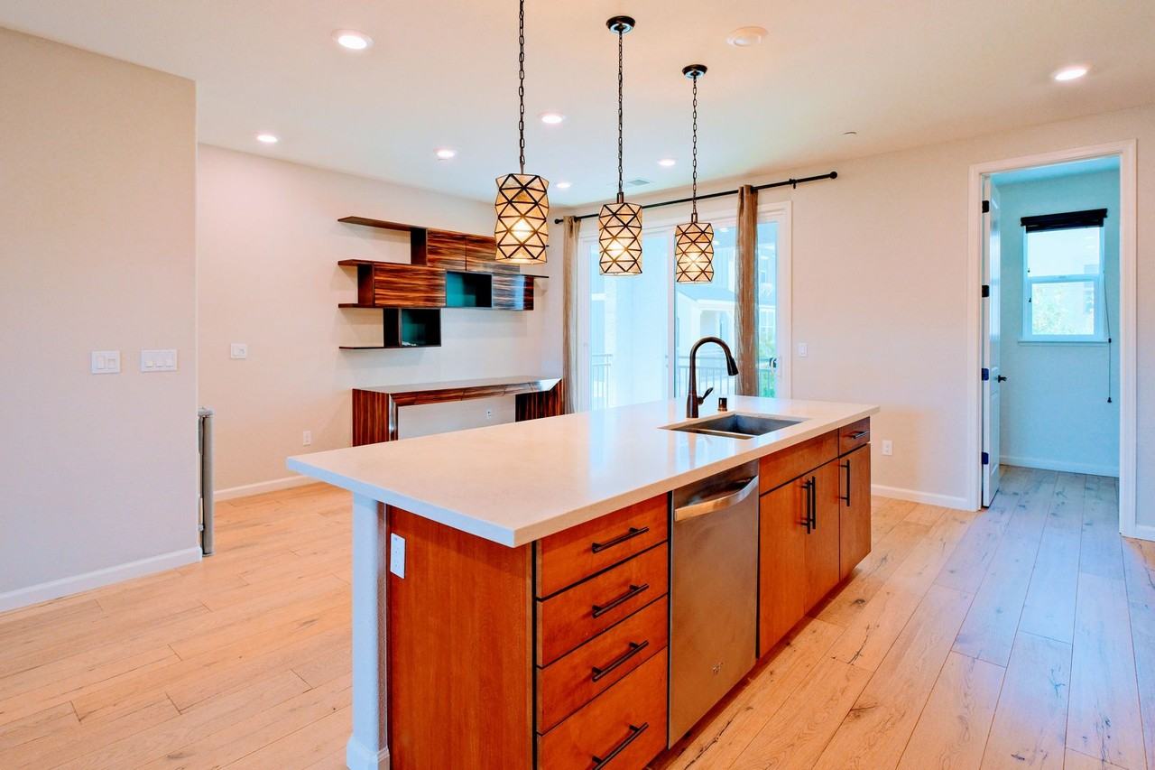 7006 Stags Leap Ln - Photo 6 of 35