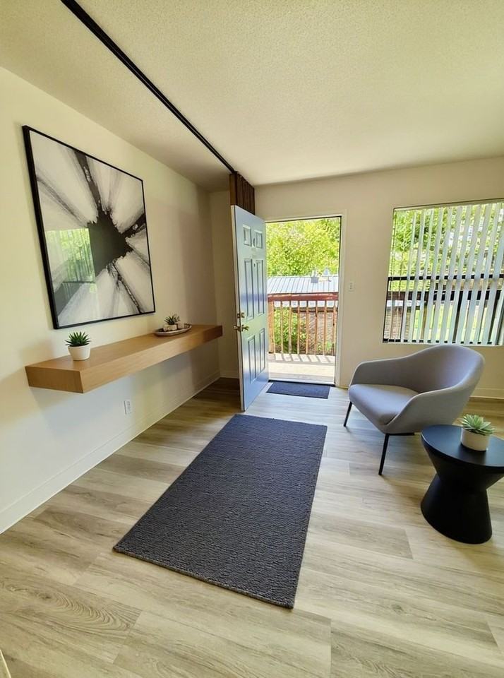 FREE UTILITIES!!   GREAT VIBES!! - Photo 5 of 8