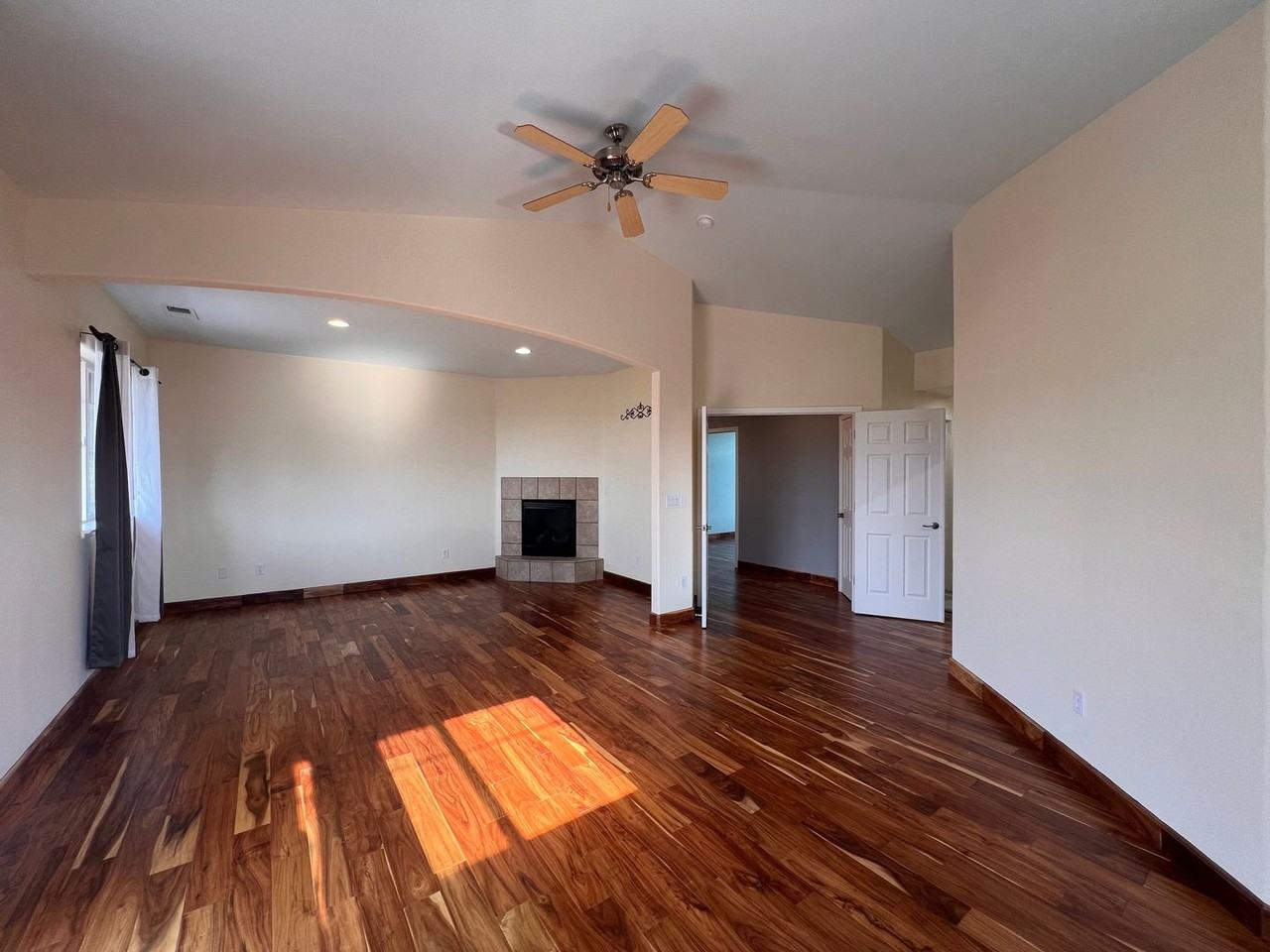 747 Sterling Hill Ct - Photo 3 of 49