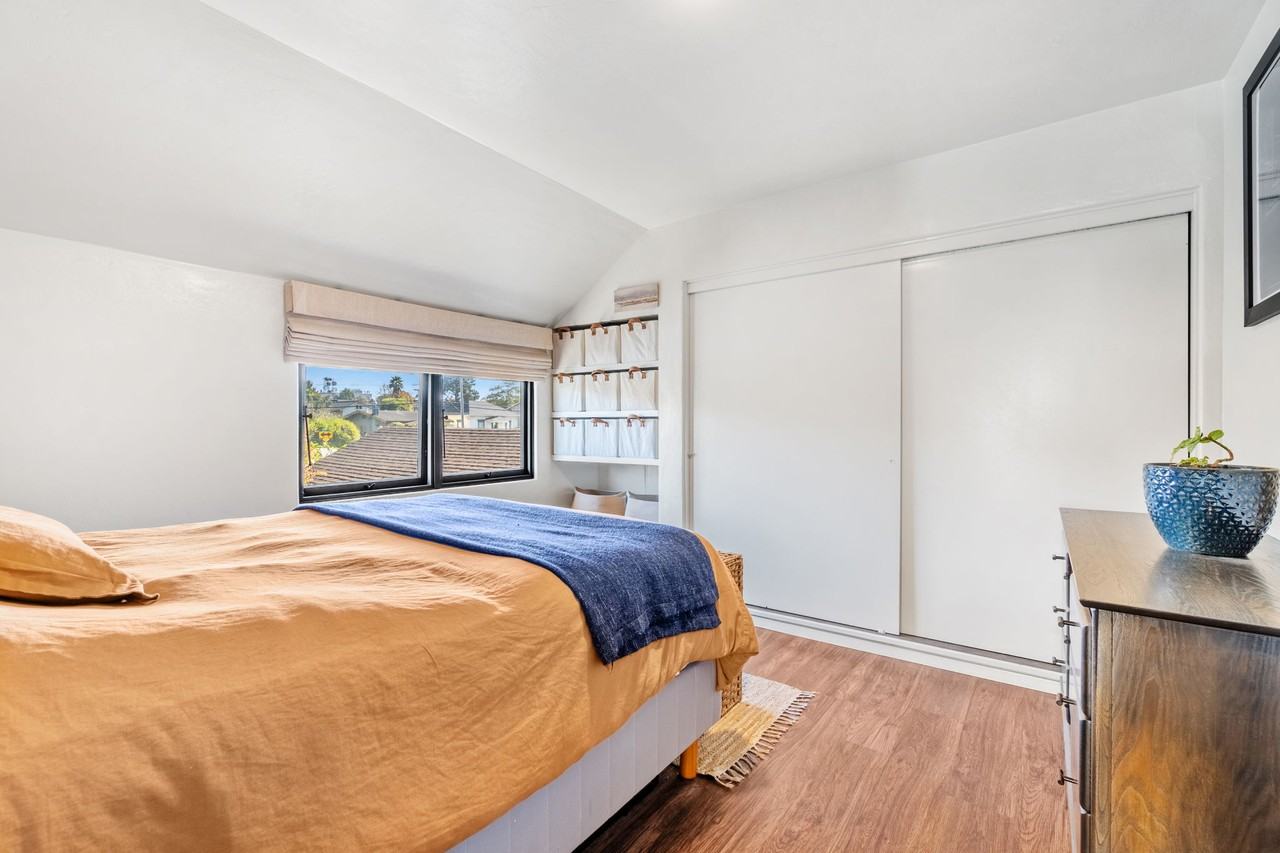 115 15th St #B - Photo 4 of 14