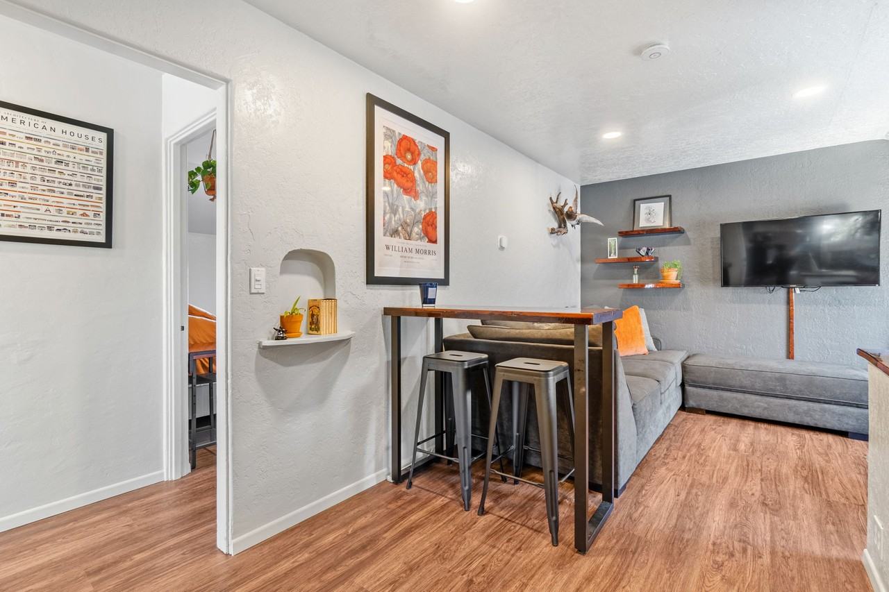 115 15th St #B - Photo 6 of 14