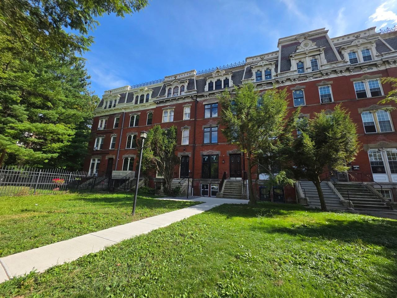 4 Eastman Ter #3 - Photo 2 of 32