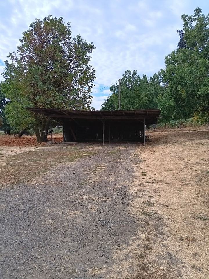 2962 Wintel Road South - Photo 2 of 33