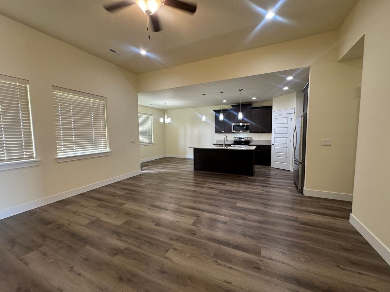 1918 9th Ave Sw - Photo 2 of 12