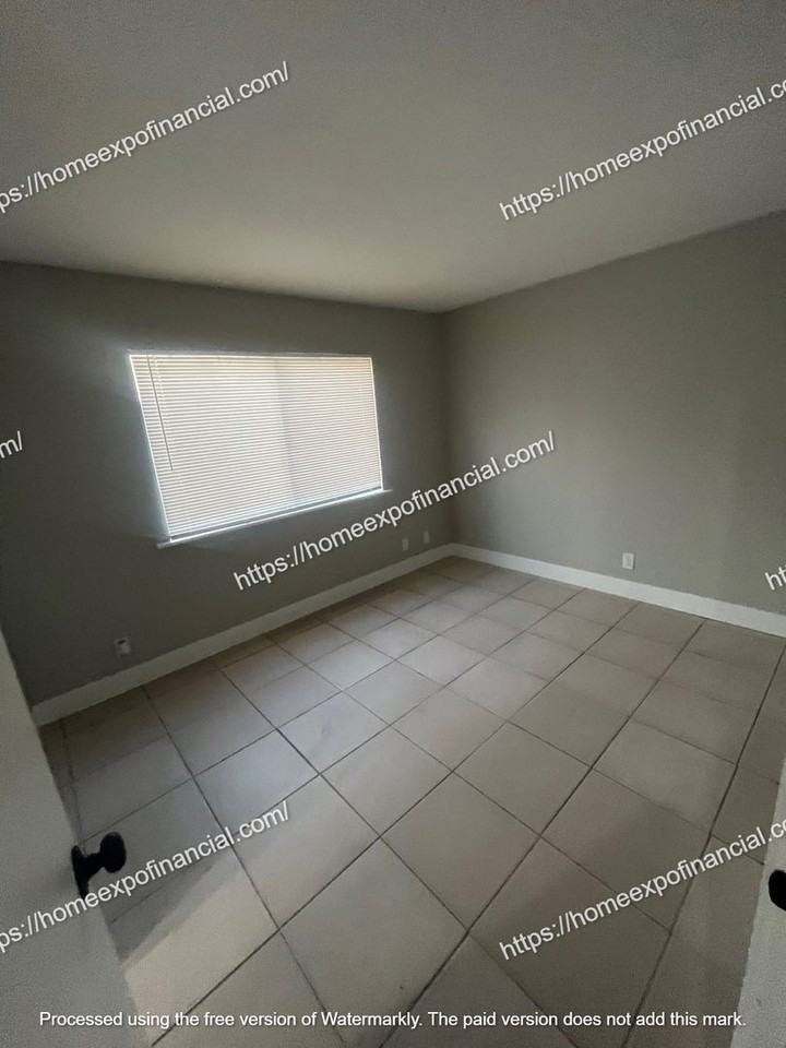 339 N Victoria Ave - Photo 3 of 25