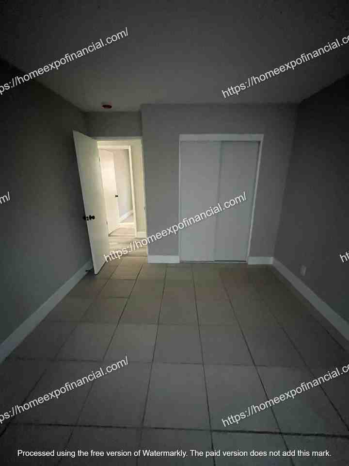 339 N Victoria Ave - Photo 4 of 25