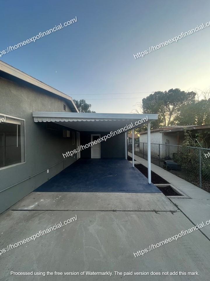 339 N Victoria Ave - Photo 7 of 25