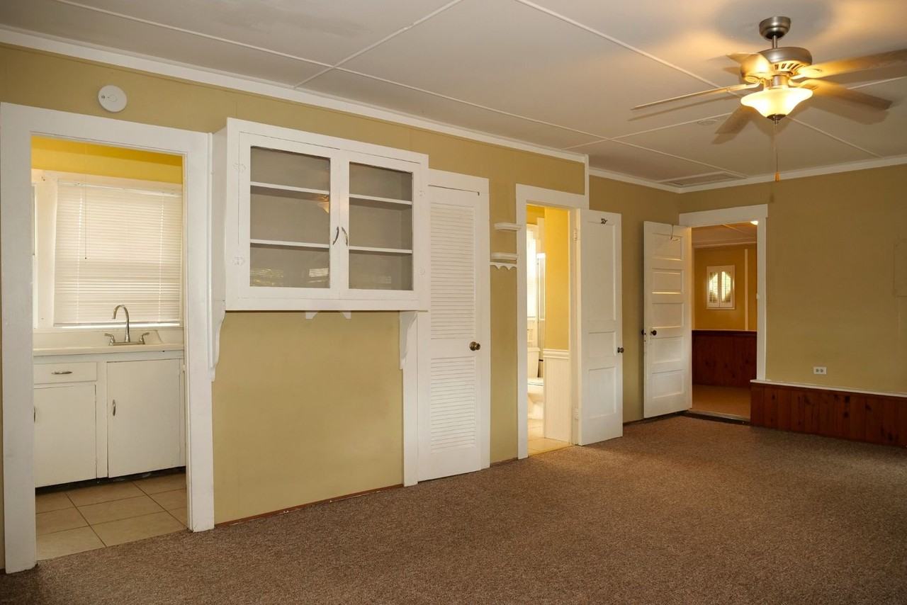 633 N Summerlin Ave - Photo 2 of 13
