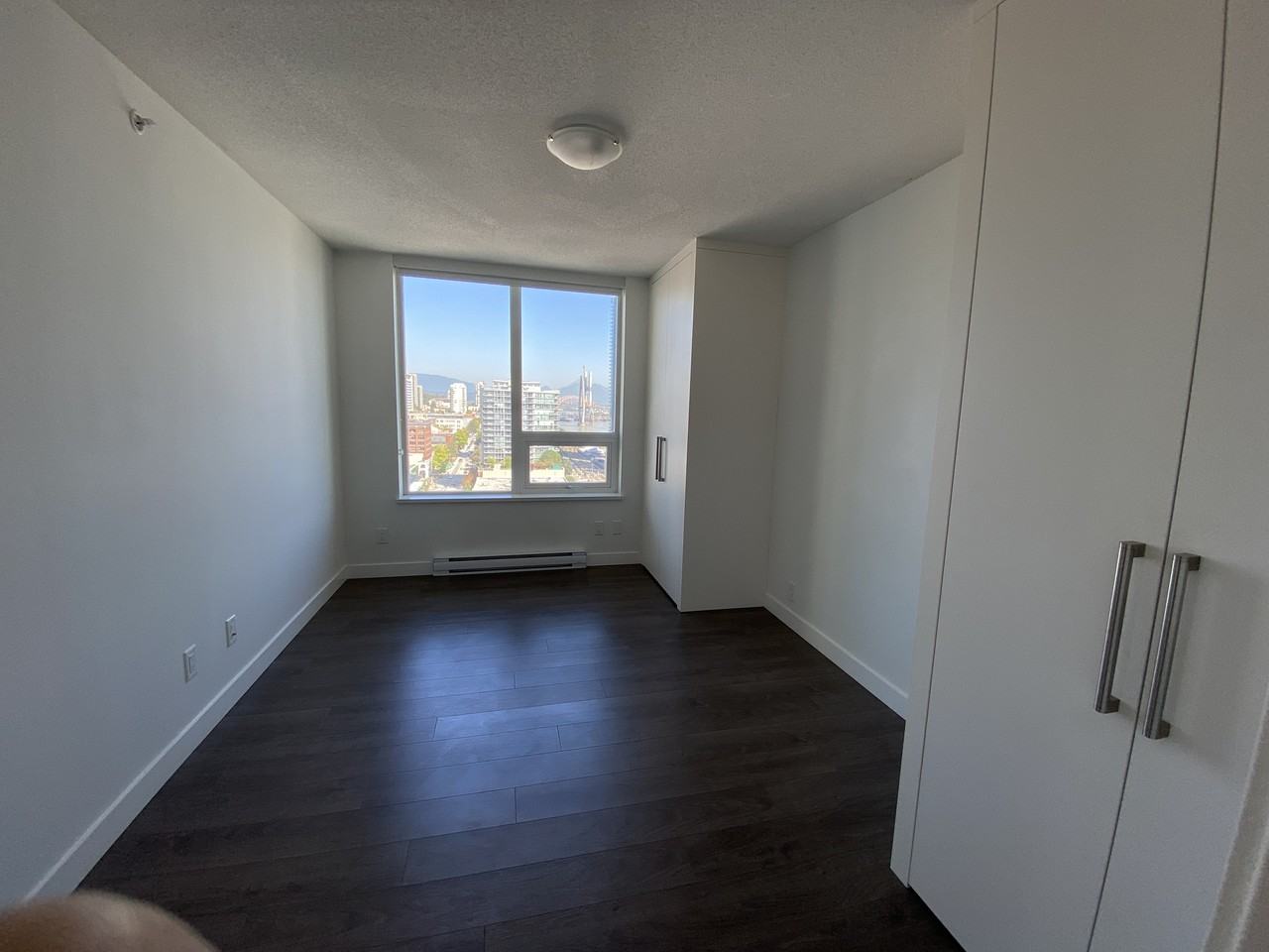 908 Quayside Drive - Photo 5 of 23