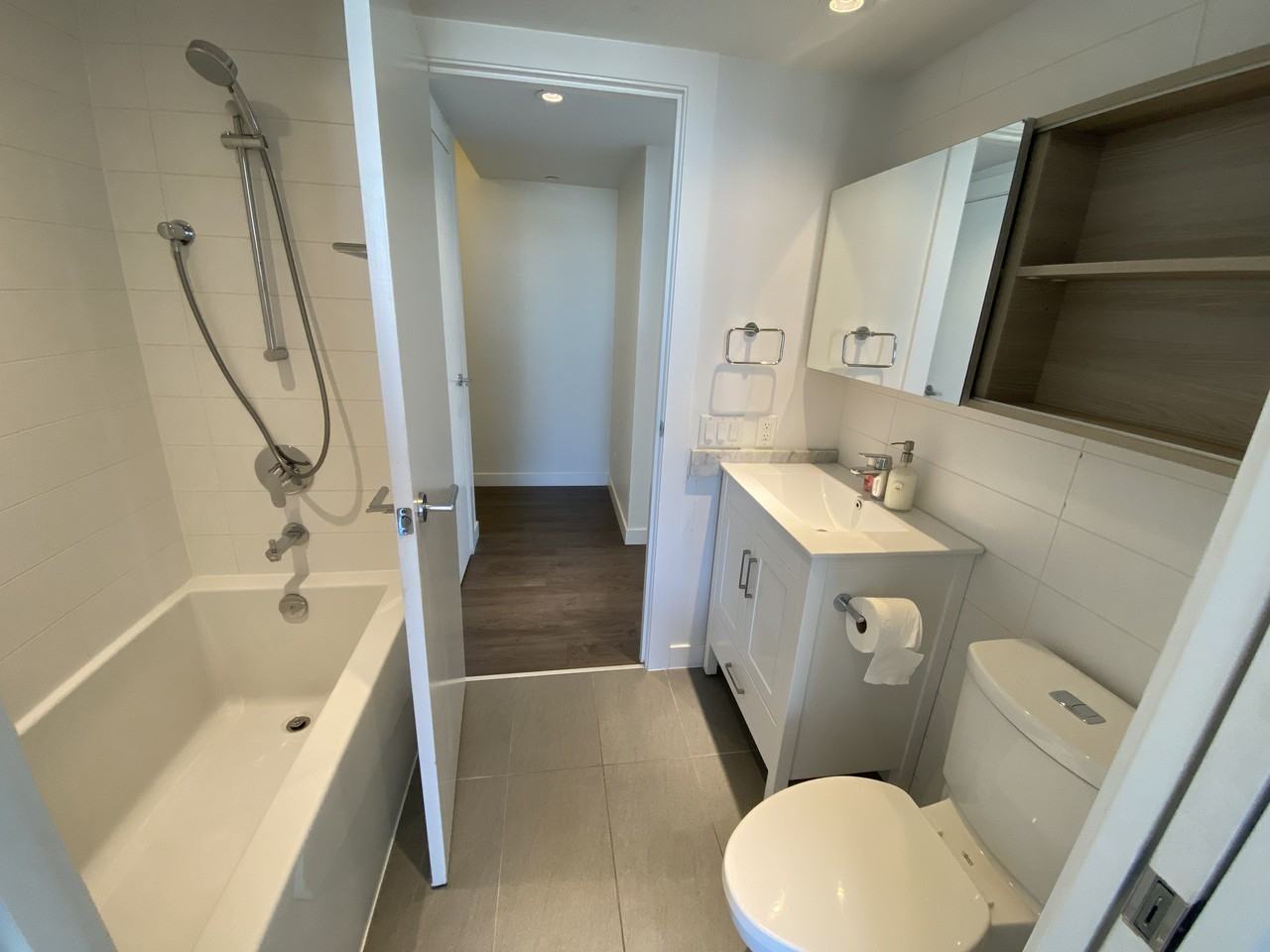 908 Quayside Drive - Photo 6 of 23