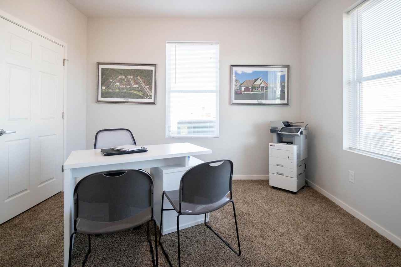 Aspen Grove Apartments - Photo 4 of 12