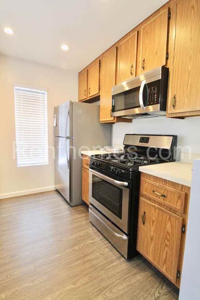 13059 Wimberly Sq - Photo 6 of 18