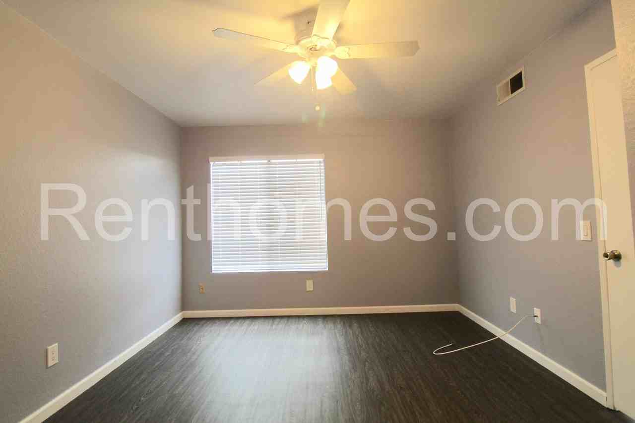 13059 Wimberly Sq - Photo 7 of 18