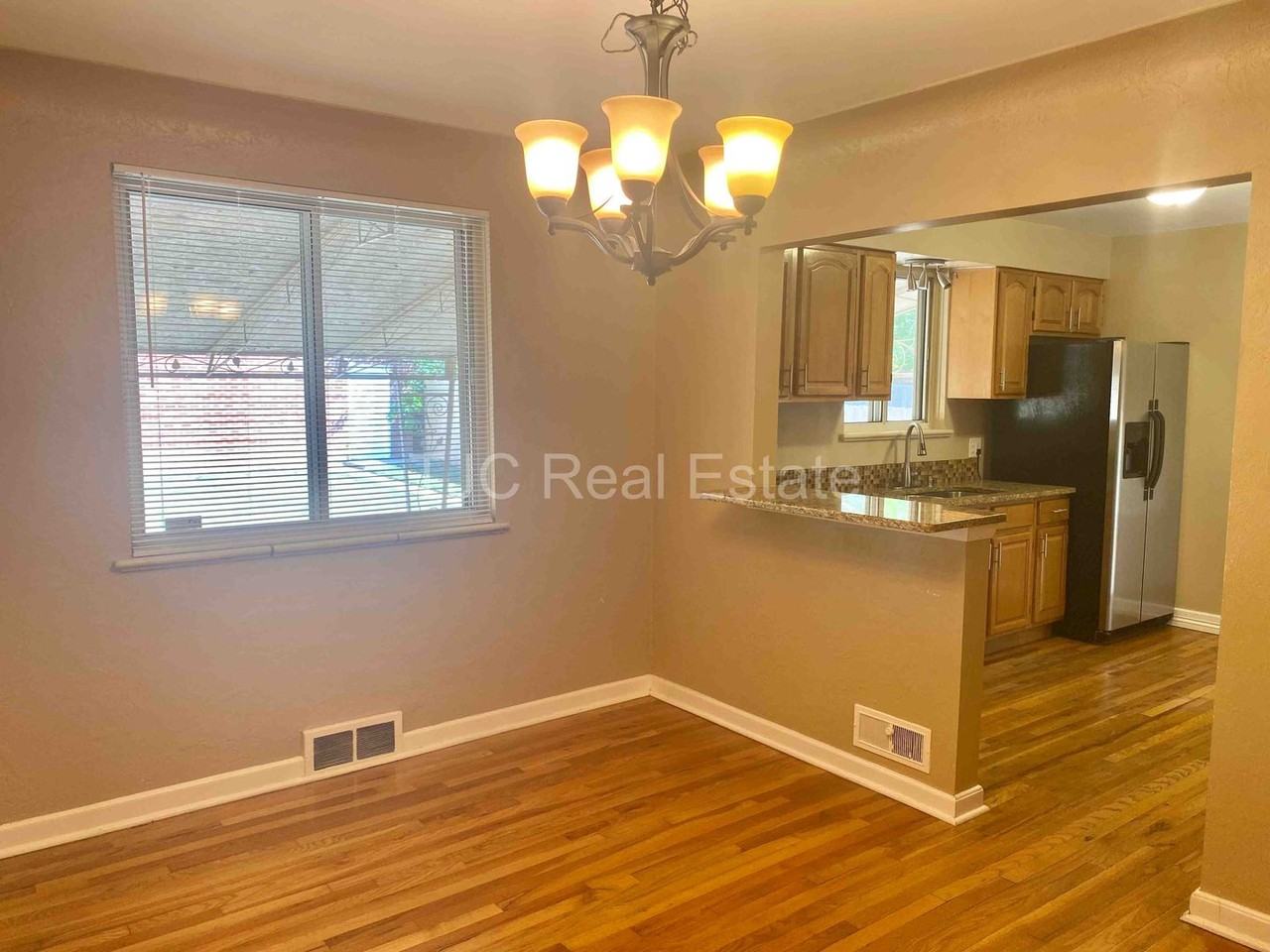 798 Newport St - Photo 7 of 19