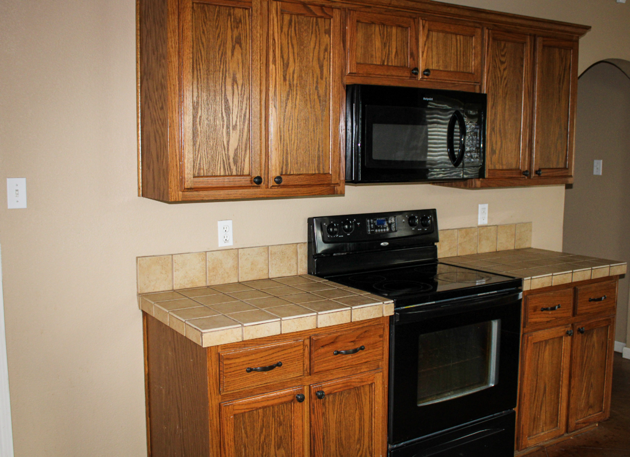 208 Garden Dr - Photo 3 of 22