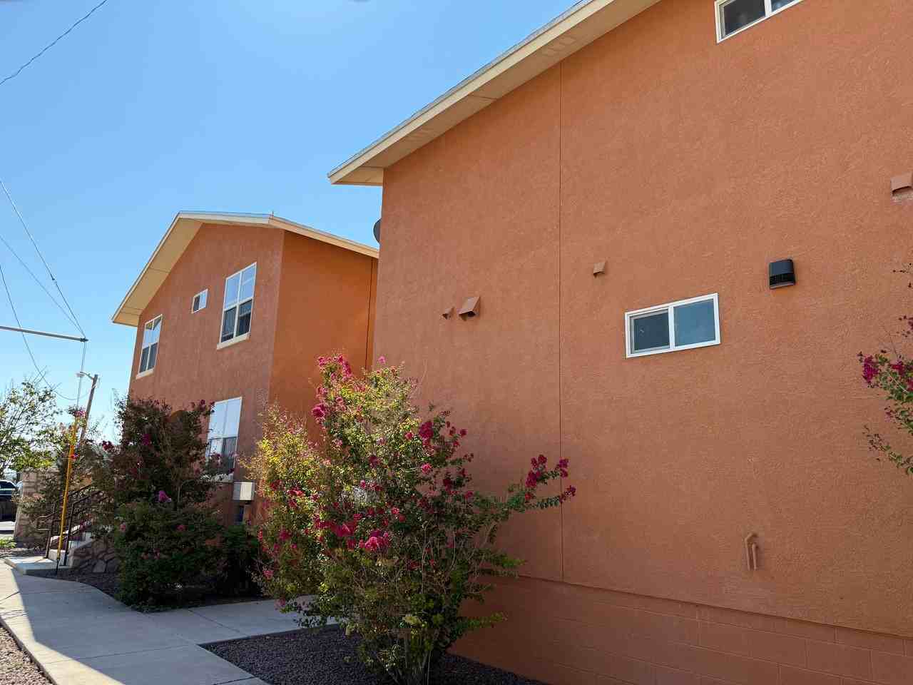 Diana Drive Apartments - Photo 4 of 7